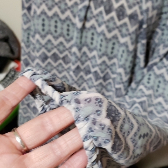 Xxl blue and white blouse with beaded neckline - Picture 3 of 4